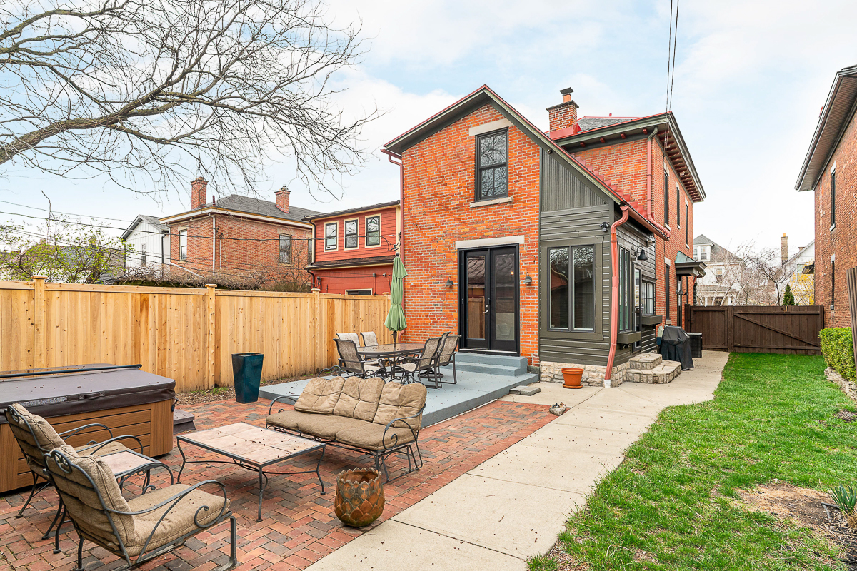 105 e Mithoff St-6