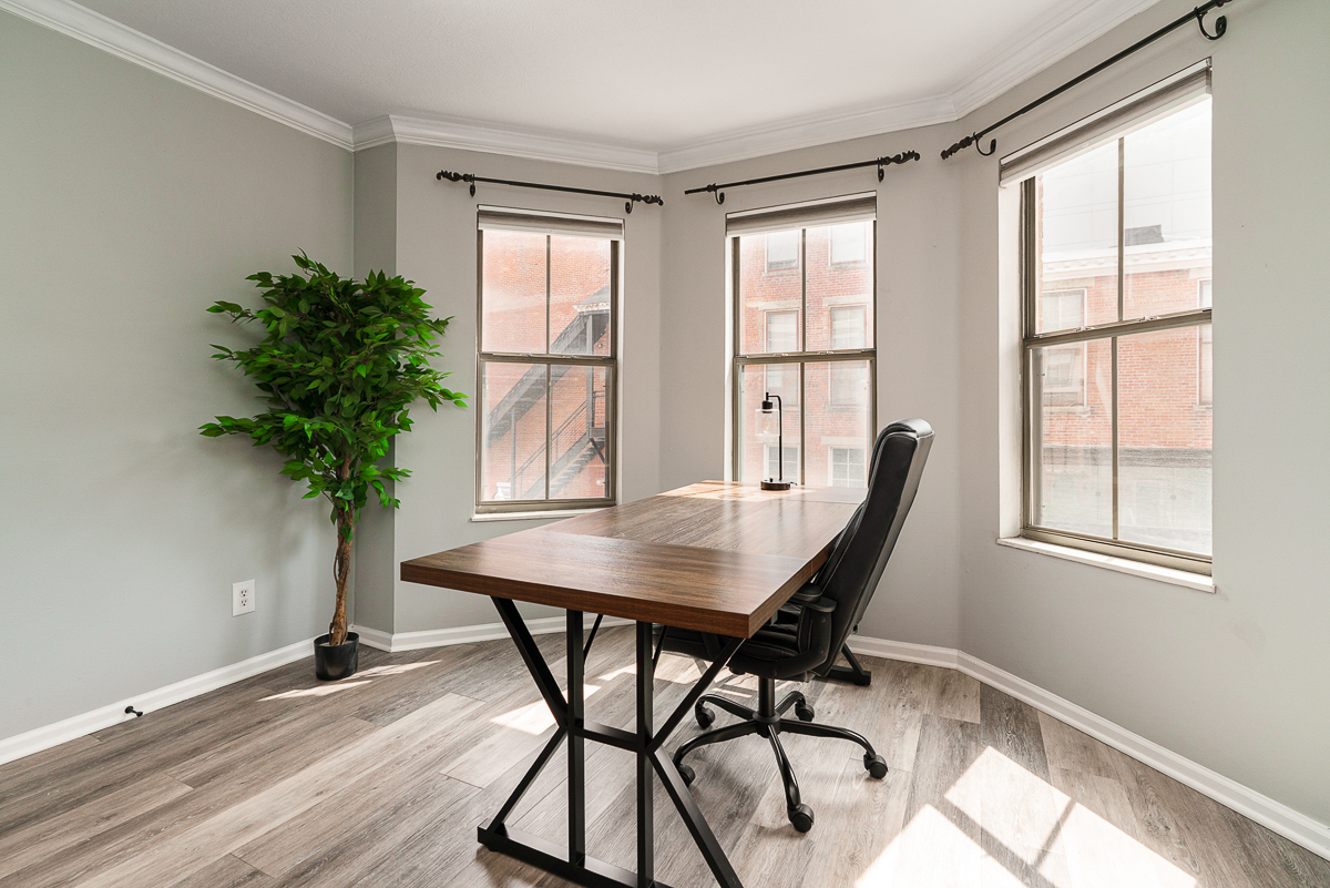 12 W Russell St-13