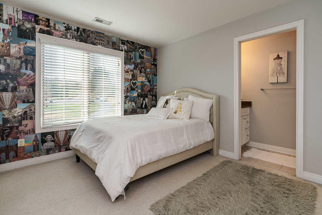 1403 Riverwood Ln-50