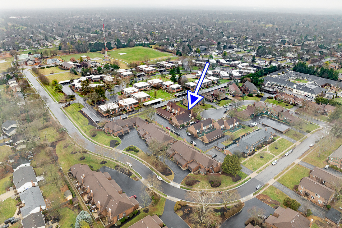 1537 Sandringham Ct.-8