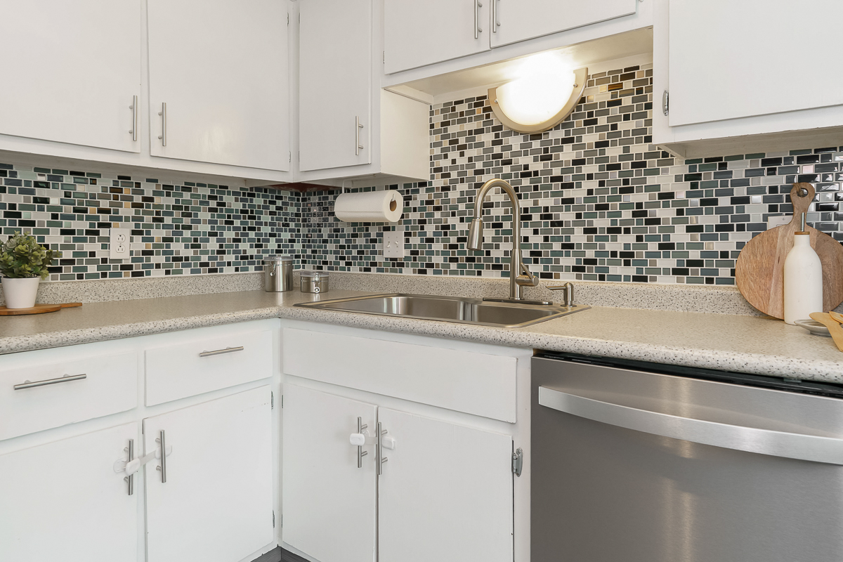 1649 North Star Ave-23