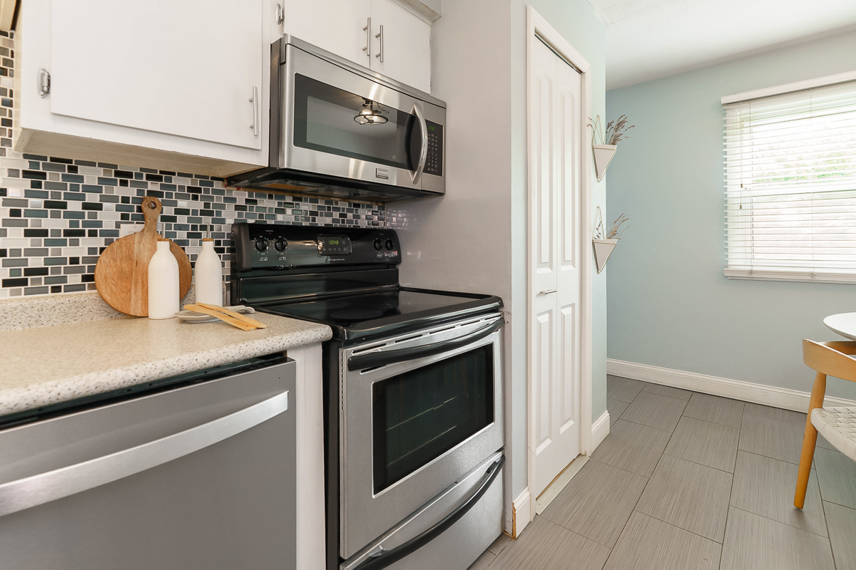 1649 North Star Ave-25