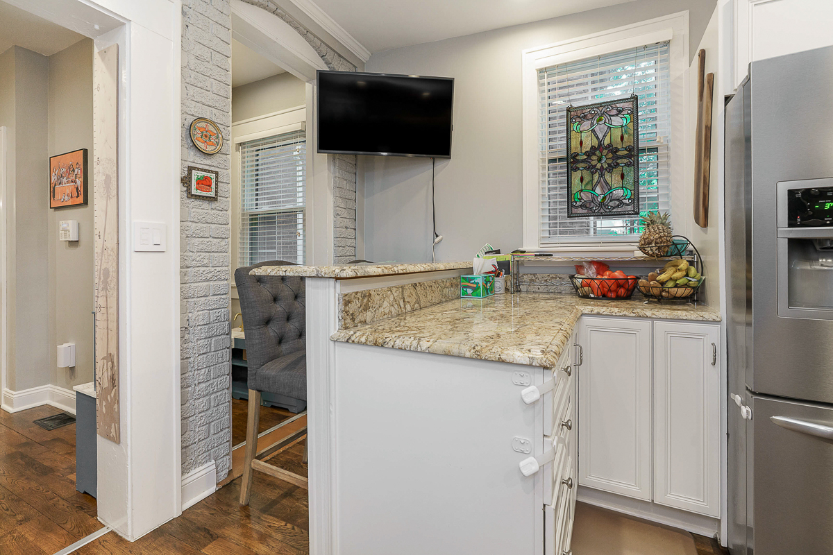 1833 Franklin Ave-37