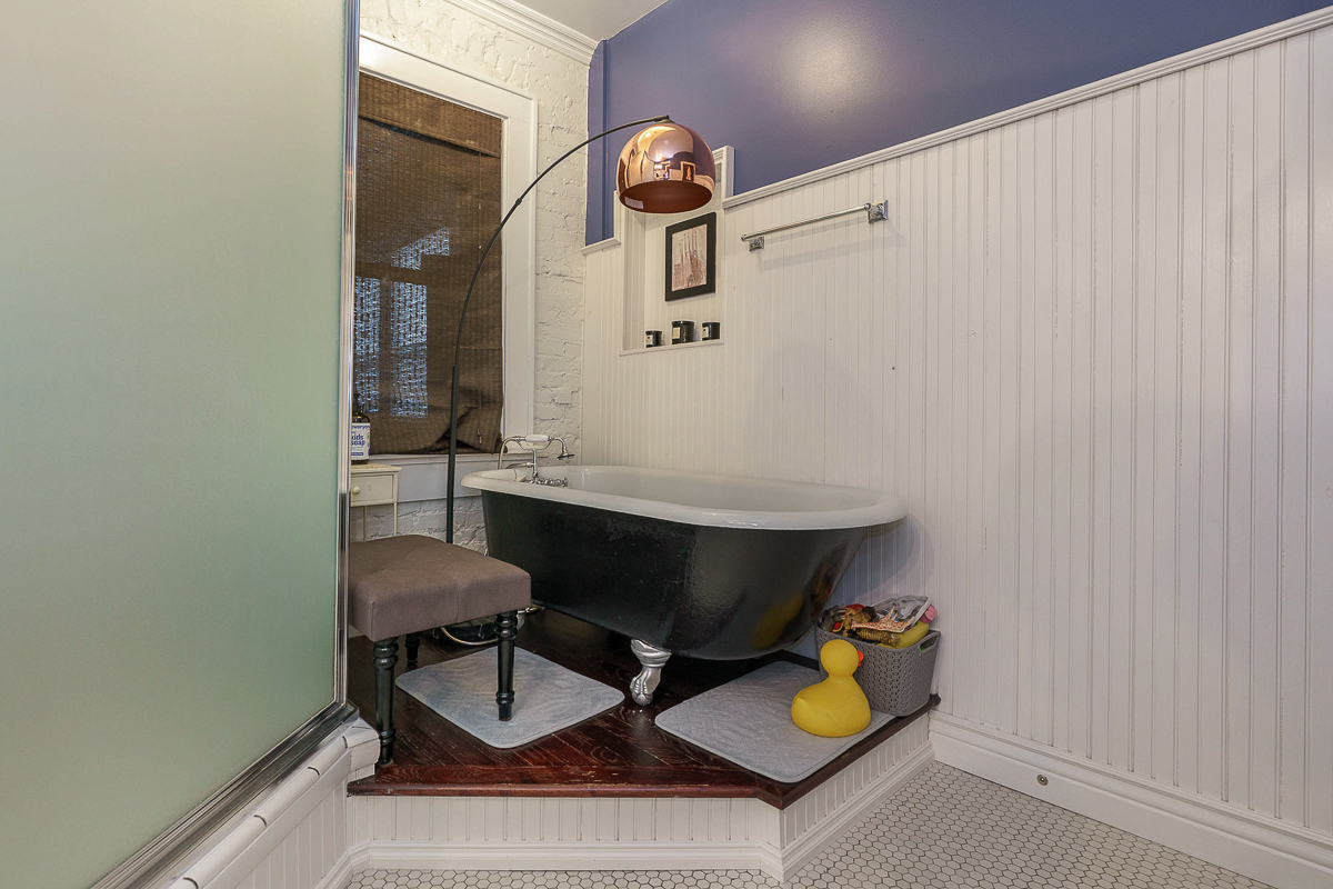 1833 Franklin Ave-48