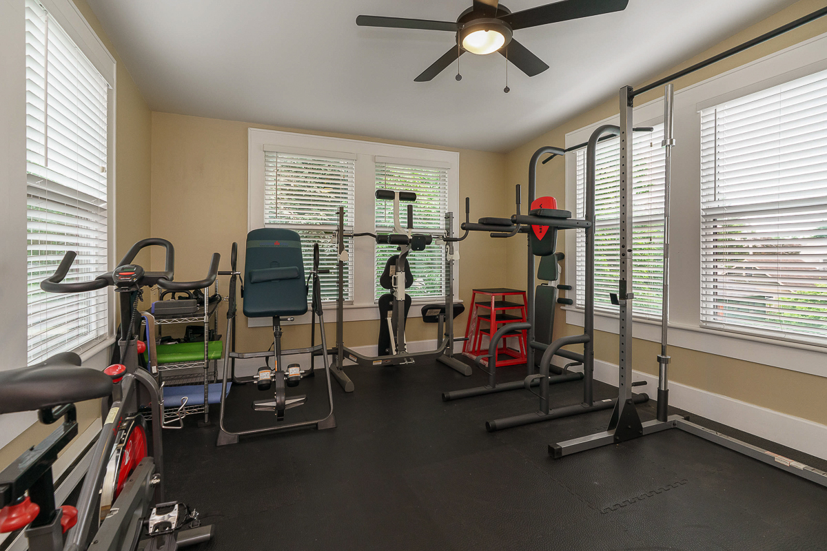 1833 Franklin Ave-49