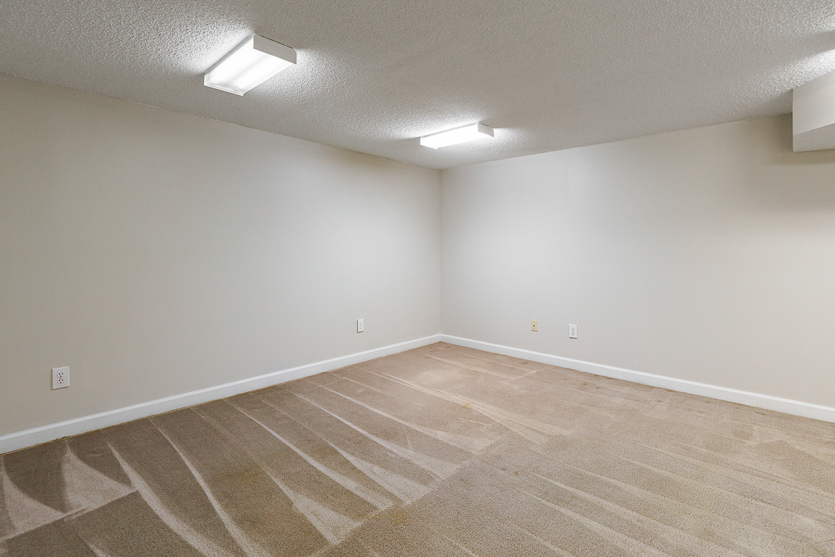 1875 Ridgebury Dr (8 of 56)