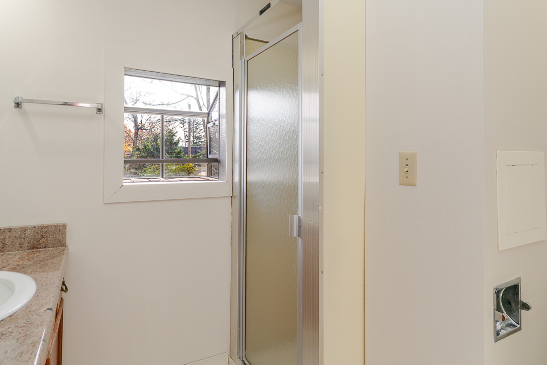 2135 Wesleyan Drive -41