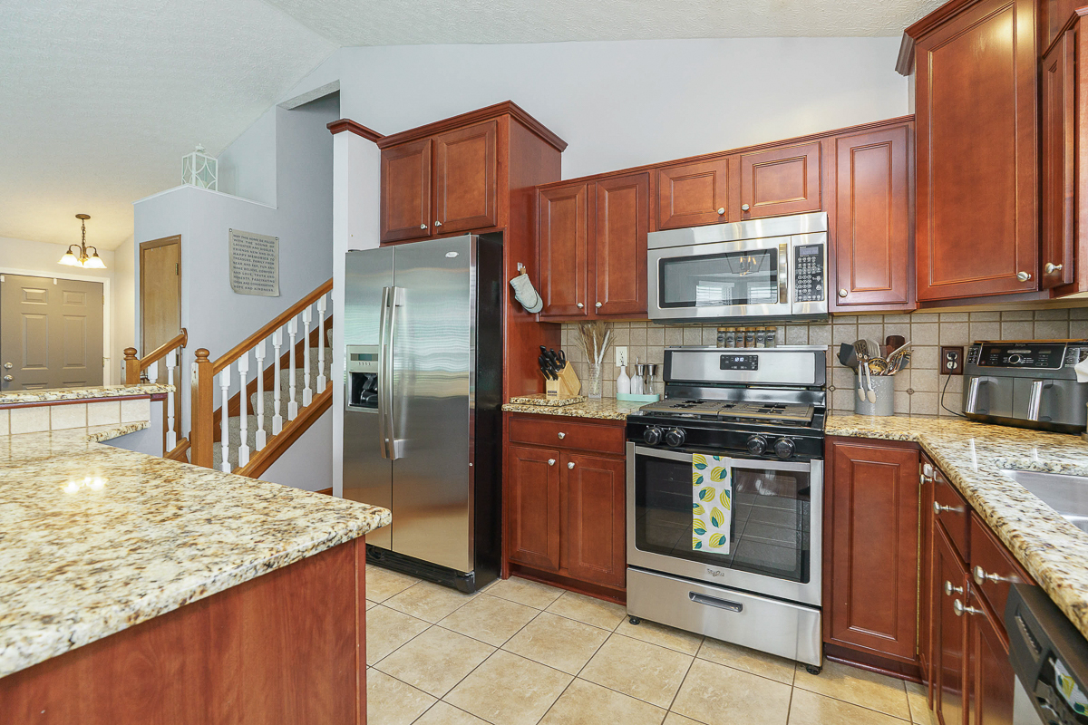 2328 Shelby Ln-32