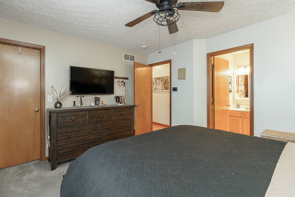 2328 Shelby Ln-37