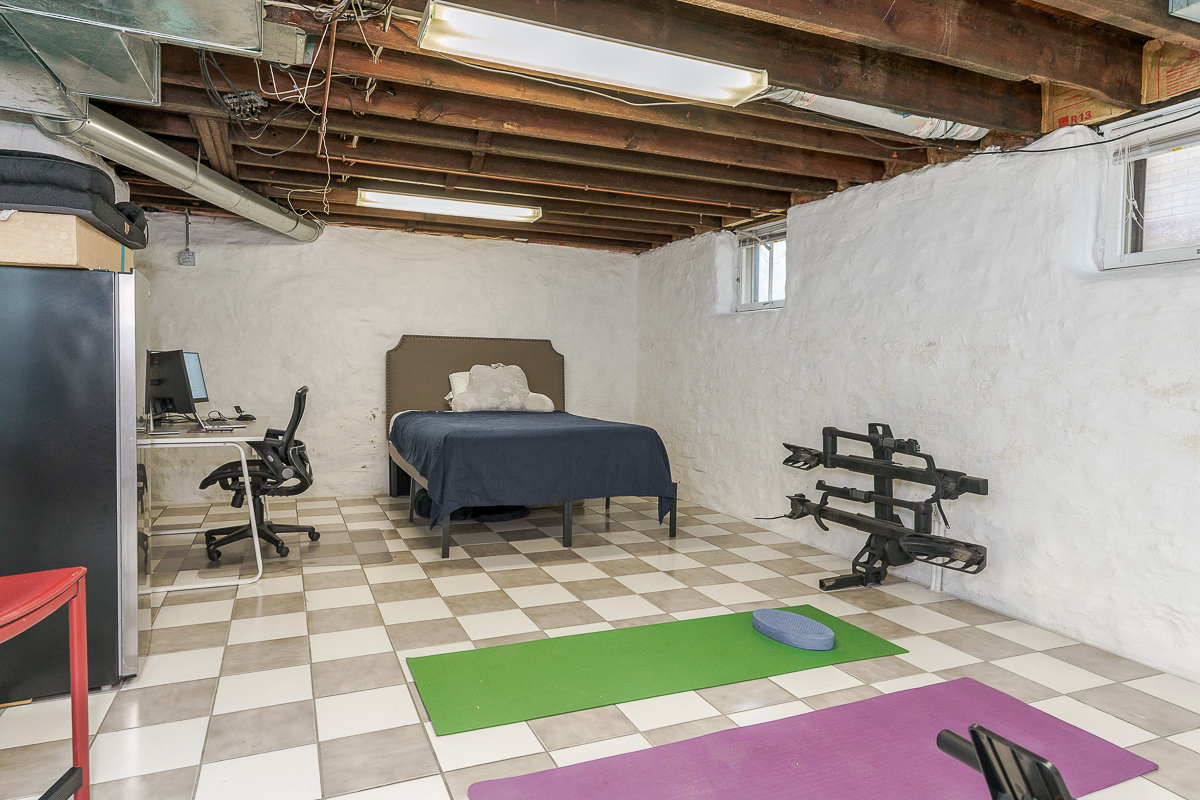 239 Buttles Ave-16