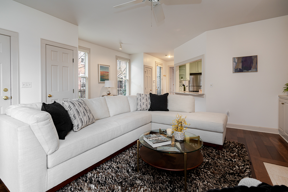 242 e Sycamore St-13