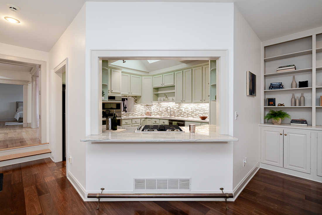 242 e Sycamore St-16