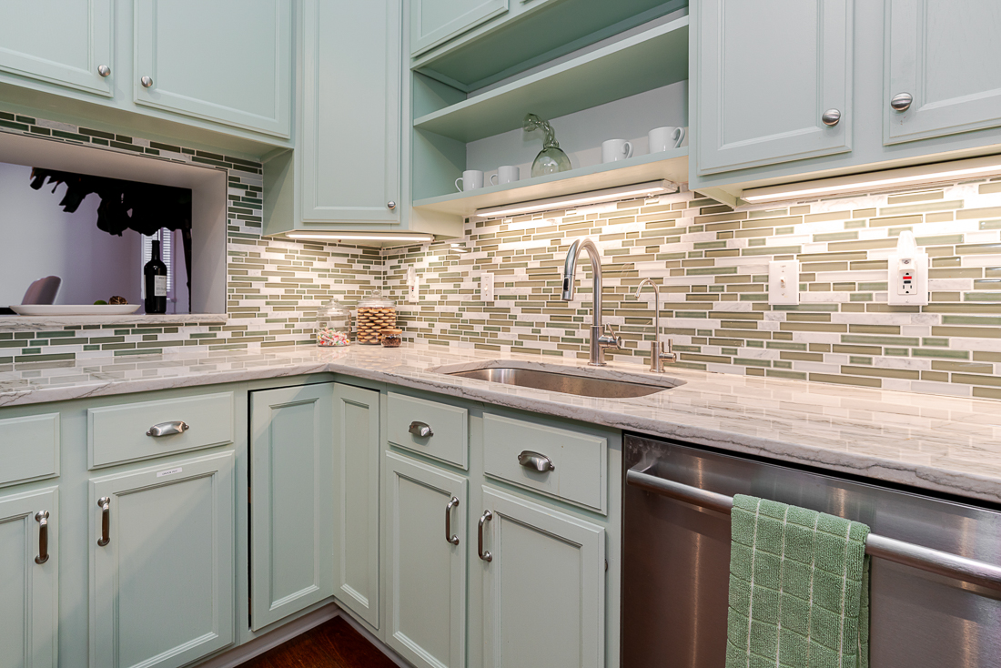 242 e Sycamore St-18