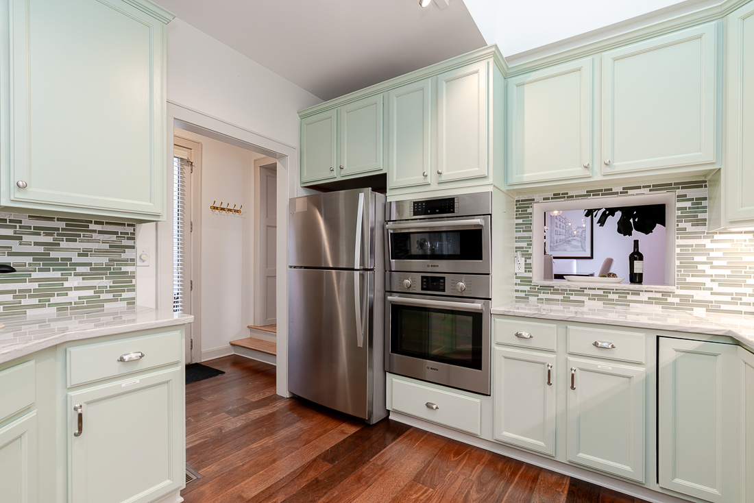 242 e Sycamore St-19