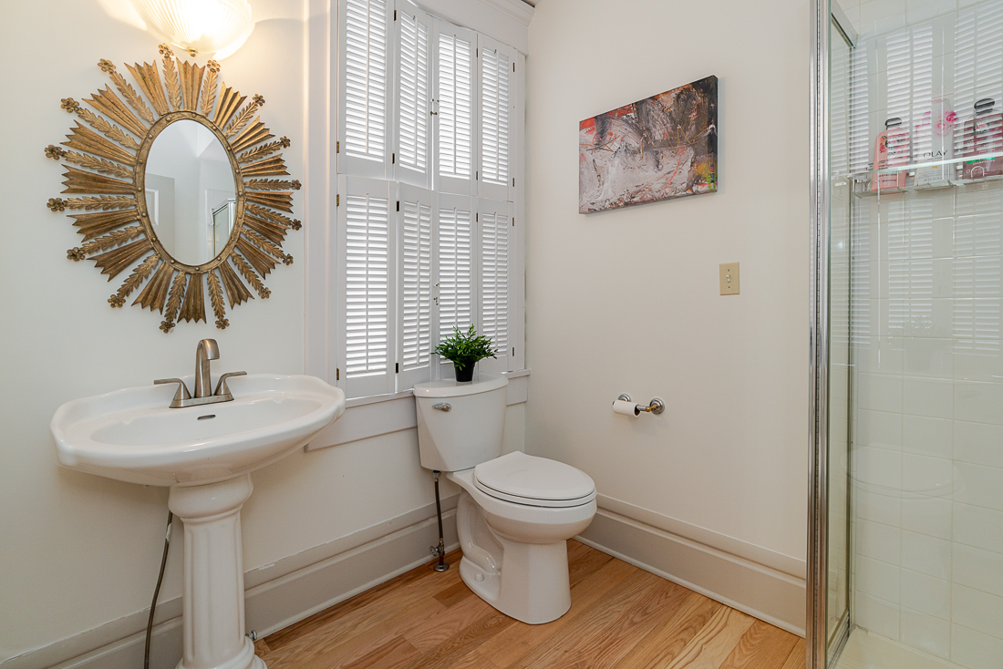 242 e Sycamore St-26