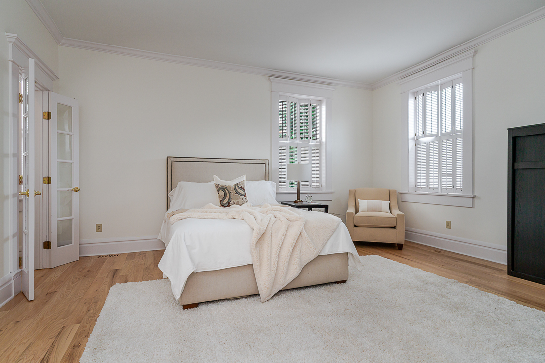 242 e Sycamore St-27