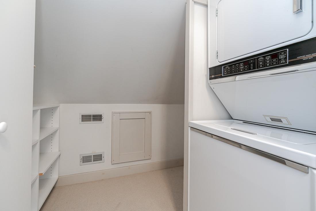 242 e Sycamore St-31