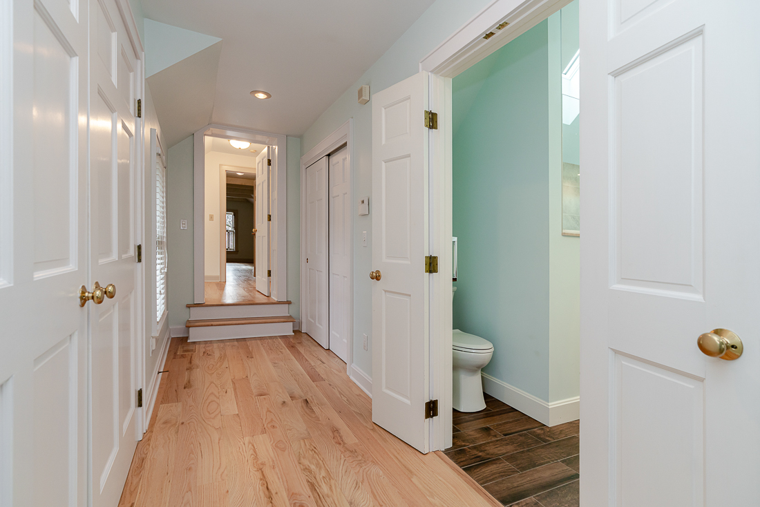 242 e Sycamore St-35