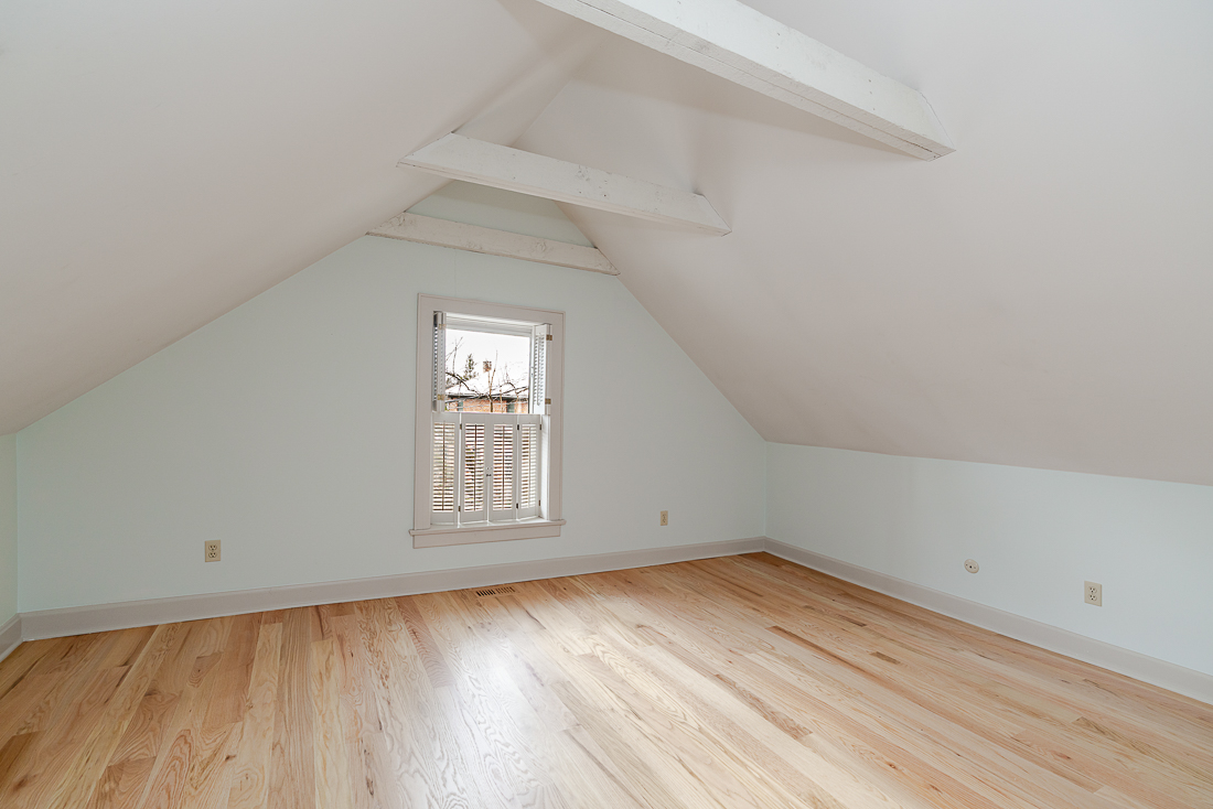 242 e Sycamore St-40