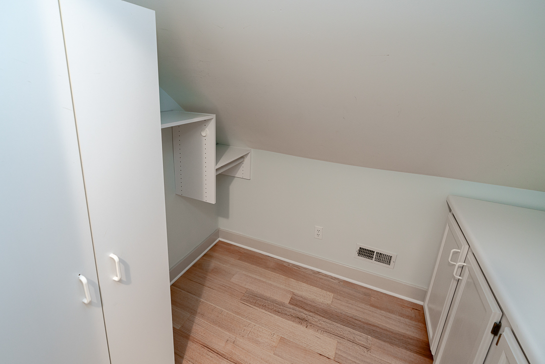 242 e Sycamore St-45