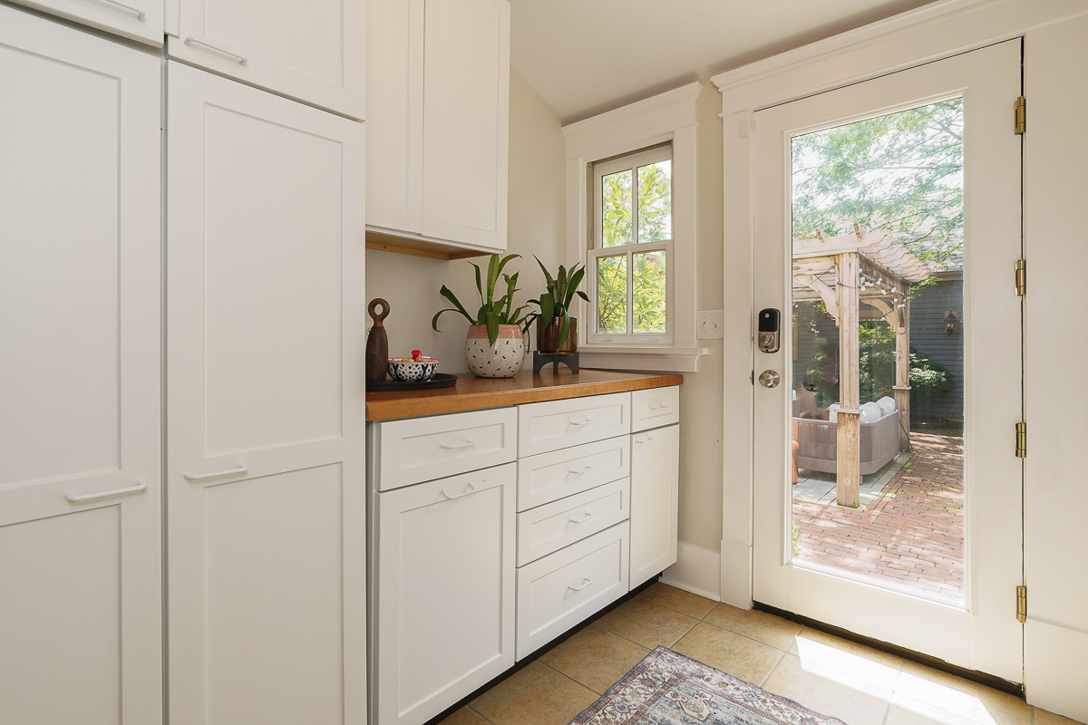 243 E Whittier St-12