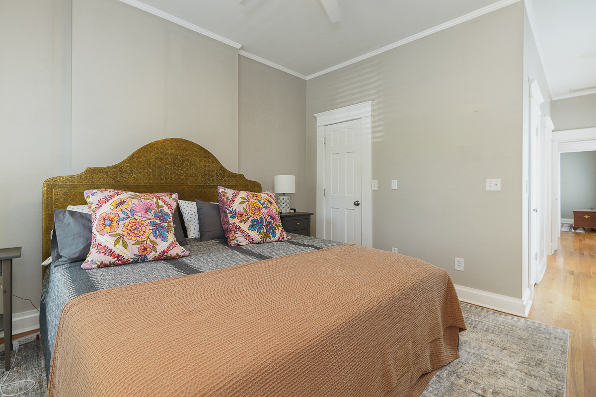 243 E Whittier St-51