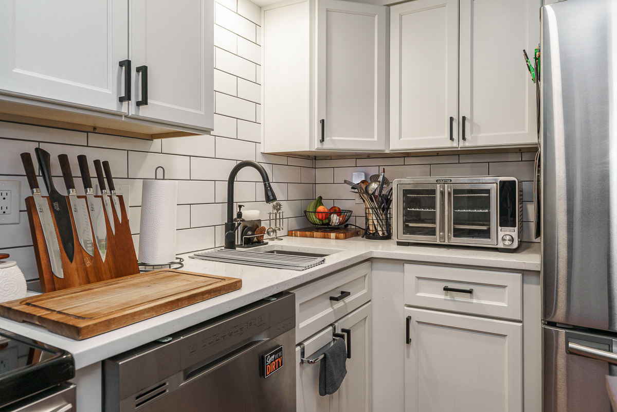 285 Lear St-17