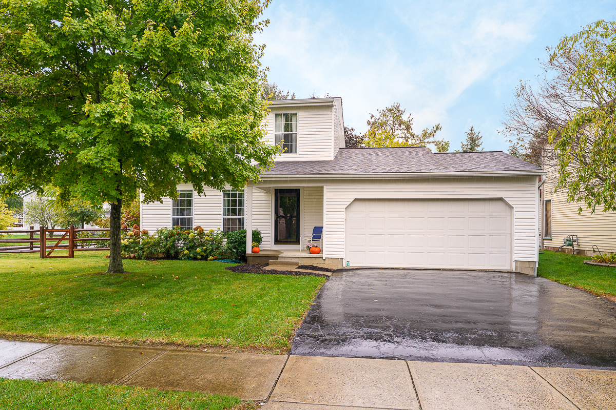 2967 Castlebrook Ave-1