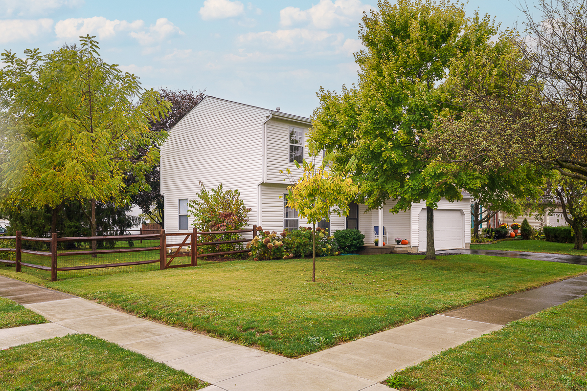 2967 Castlebrook Ave-2