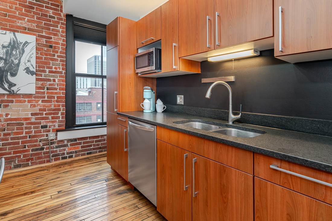 225 N 4th st #303-23