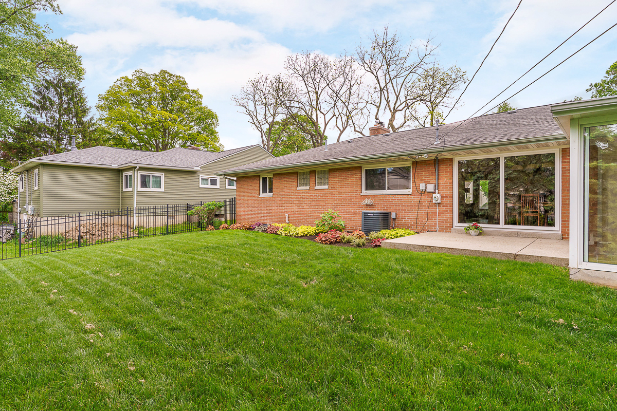 316 Charleston Ave-6