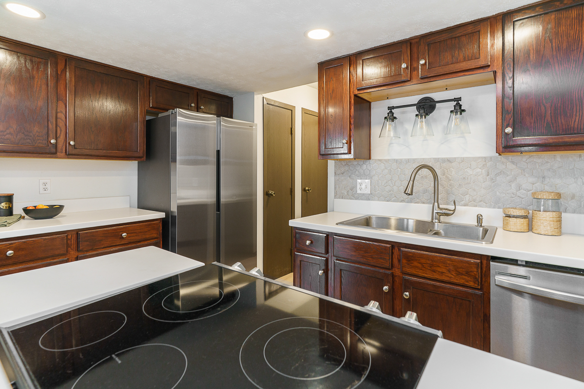 324 Meadowside Court-25