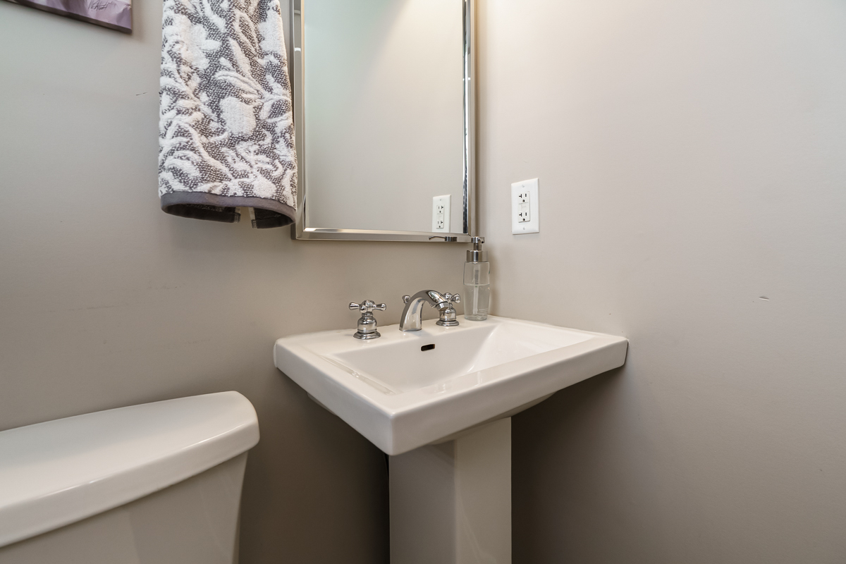 336 Reinhard Ave-37