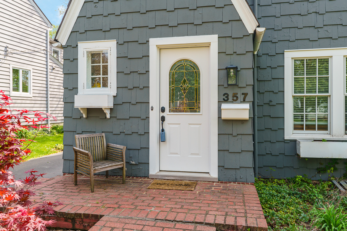 357 Fallis Rd-2