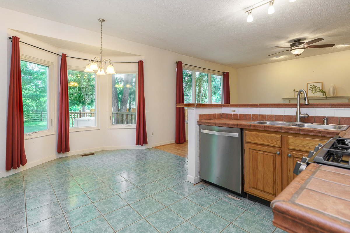 3588 Rivervail Dr-22