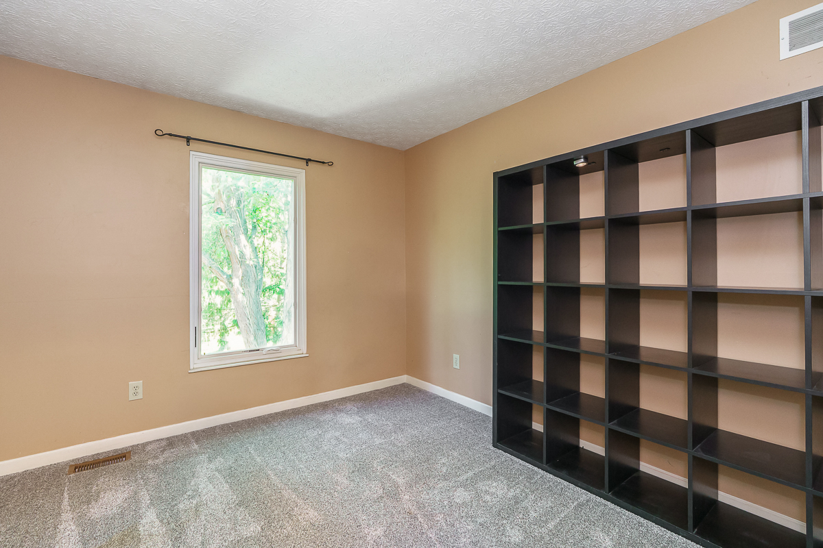 3588 Rivervail Dr-28