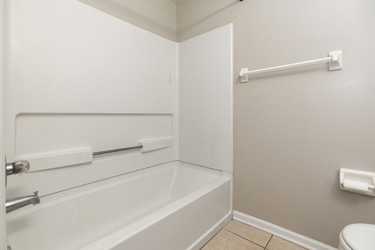 35 Buttles Unit C-17