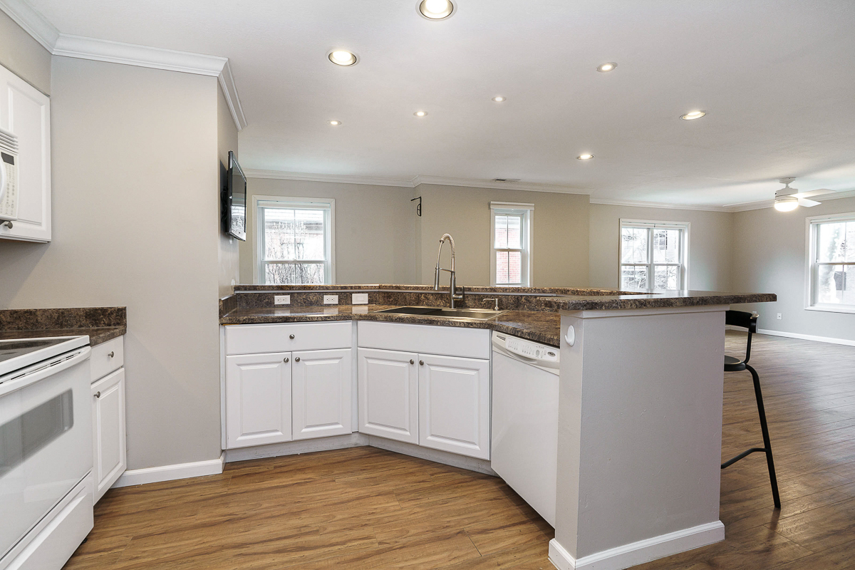 36 W Russell St-18