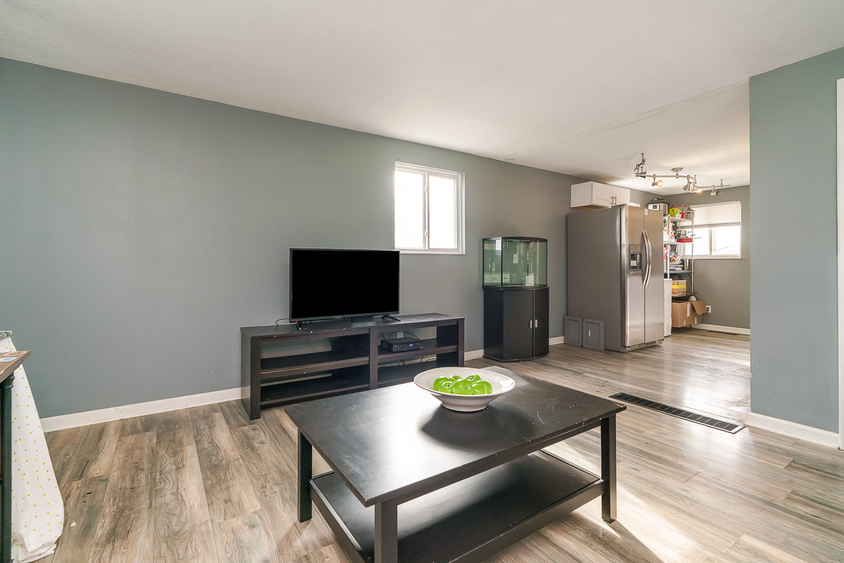 3755 Lynward Rd-14