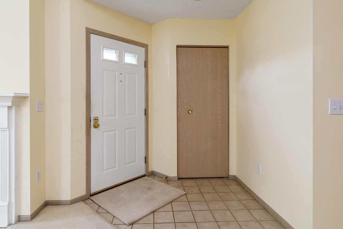 3832 Falls Circle Dr-13