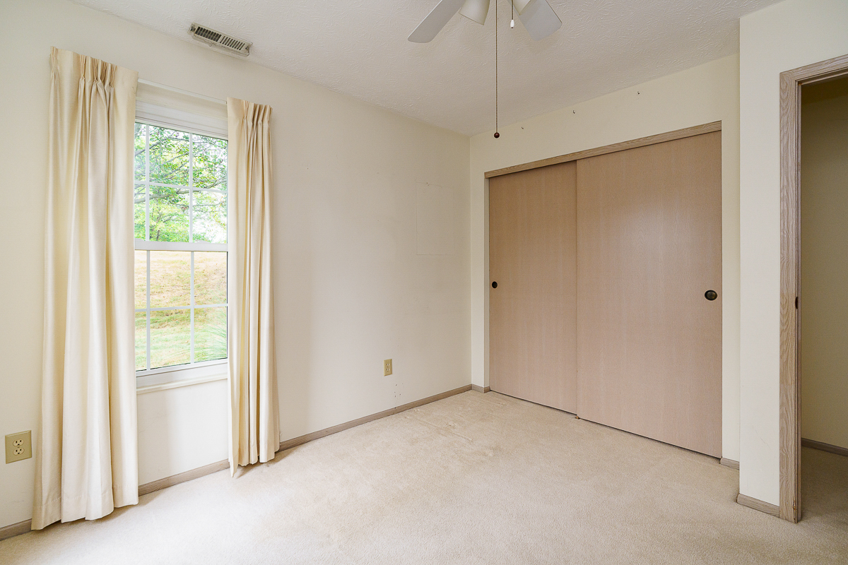 3832 Falls Circle Dr-28