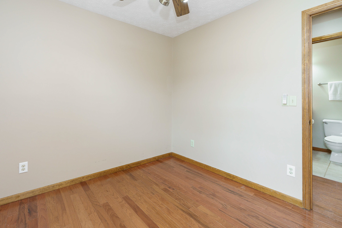 4182 Berryfield Dr-21