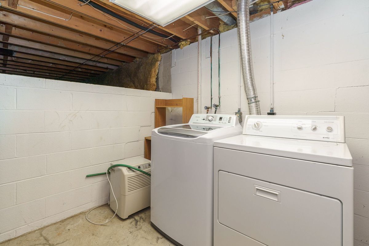 4182 Berryfield Dr-27