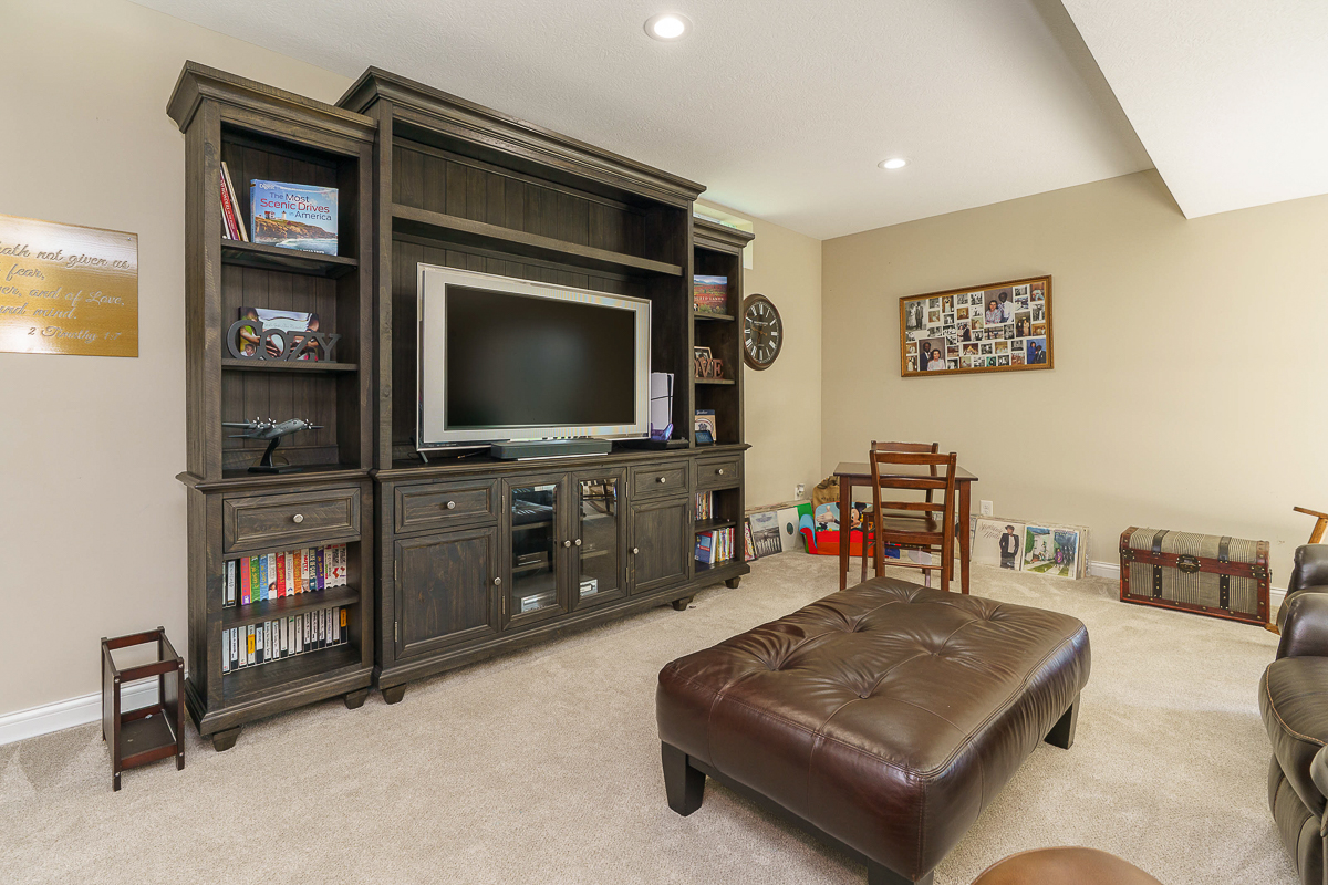 4880 Pinnacle Woods Dr-10