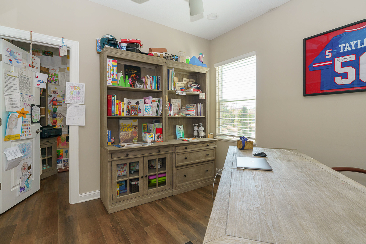 4880 Pinnacle Woods Dr-34