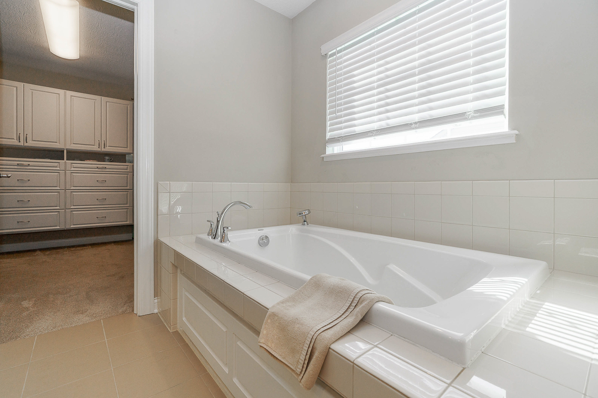 4880 Pinnacle Woods Dr-43