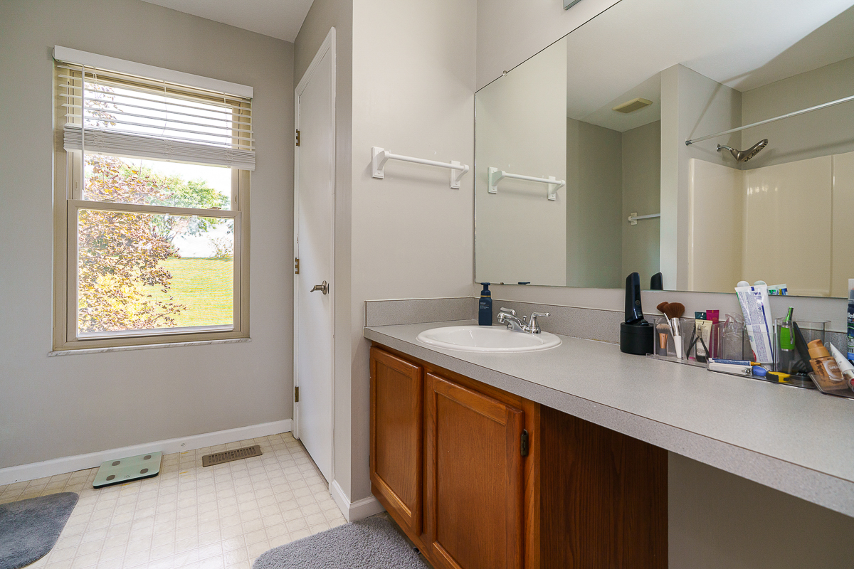 492 Glenside Lane-35