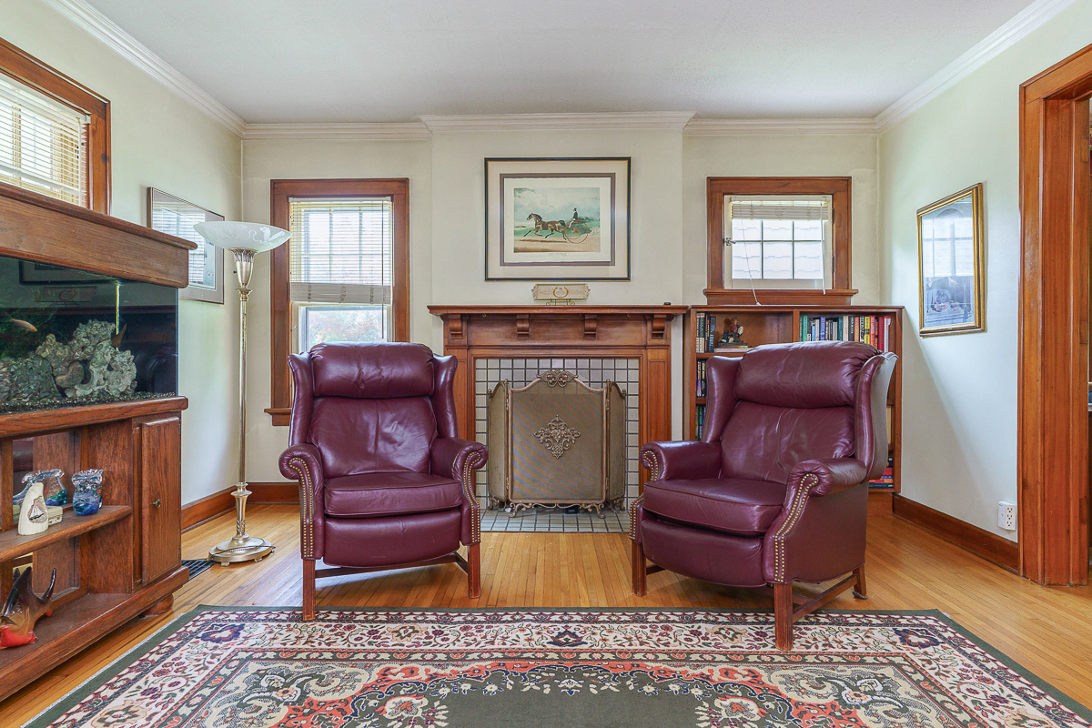 49 s Cassady Ave-10