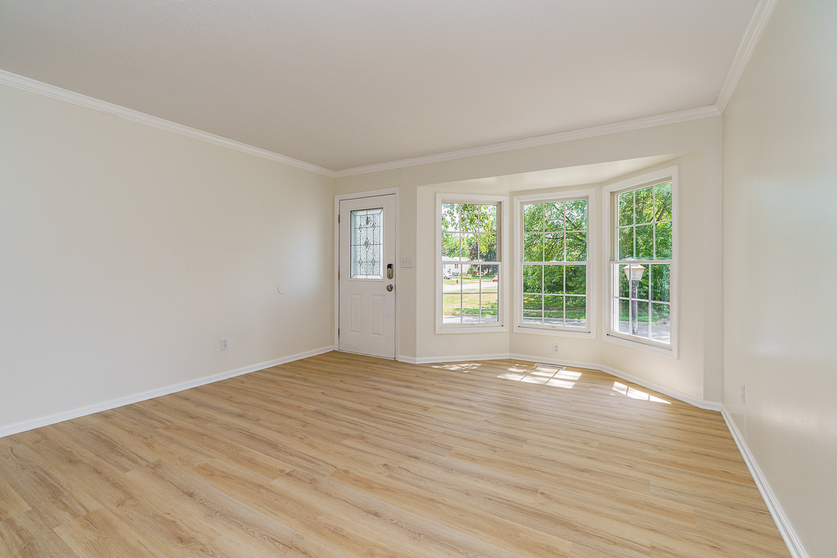 5030 Silverton Dr-11