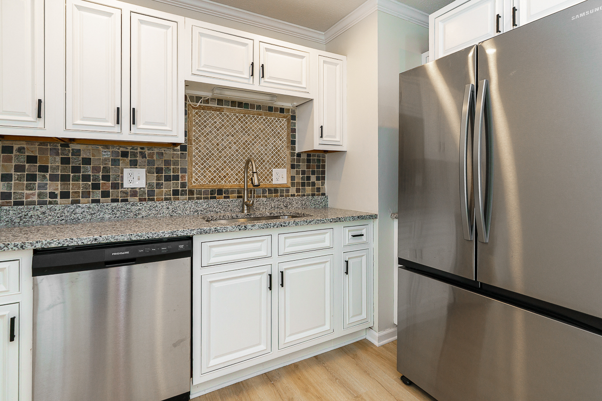 5030 Silverton Dr-15